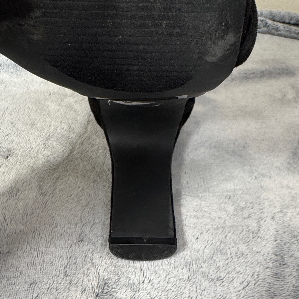 Windsor Black Faux Suede “In The Loop” Grommet Heel Booties - Size 6.5 - Picture 12 of 13